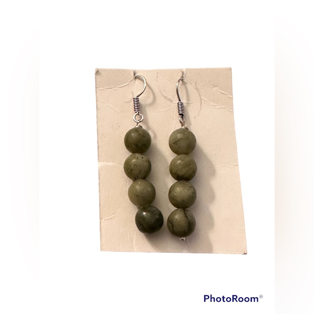 Jade dangle earrings in 925 Sterling silver